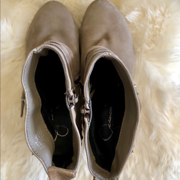 JESSICA SIMPSON Studded Buckle Ankle Boots - 8.5 - Picture 4 of 7